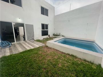 Casa  Semi Nueva en Venta en Emiliano Zapata en la 3 de Mayo