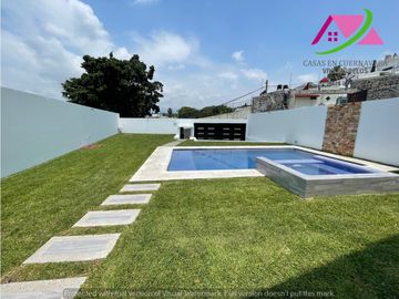 CASA SOLA NUEVA EN VENTA CON ATRACTIVO DISEÑO MODERNO Y SEGURIDAD