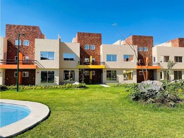 EN VENTA CASA NUEVA Y MODERNA CON SEGURIDAD EN EMILIANO ZAPATA