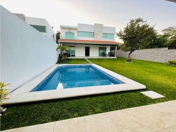 Espectacular Residencia en VENTA a 15 min de Cuernavaca con Vigilancia