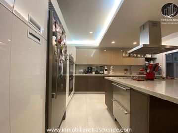Casa de Lujo en Venta  San Bernardo, Zapopan, Jalisco.  Zona Andares