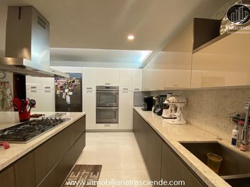 Casa de Lujo en Venta  San Bernardo, Zapopan, Jalisco.  Zona Andares