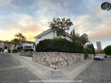 Casa de Lujo en Venta  San Bernardo, Zapopan, Jalisco.  Zona Andares
