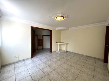 Casa en Venta y Renta en Santo Tomás de Aquino, Jardines de Guadalupe, Zapopan.