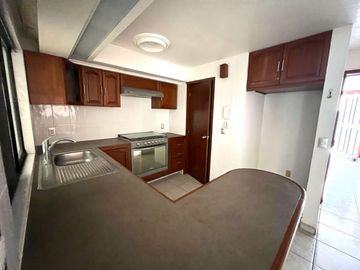 Casa en Venta y Renta en Santo Tomás de Aquino, Jardines de Guadalupe, Zapopan.