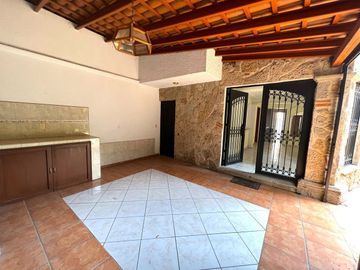 Casa en Venta y Renta en Santo Tomás de Aquino, Jardines de Guadalupe, Zapopan.