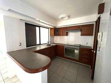 Casa en Venta y Renta en Santo Tomás de Aquino, Jardines de Guadalupe, Zapopan.