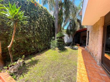 Casa en Venta y Renta en Santo Tomás de Aquino, Jardines de Guadalupe, Zapopan.