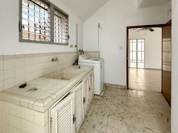 Casa en Venta con 7 recamaras en Pensiones Merida Yucatan