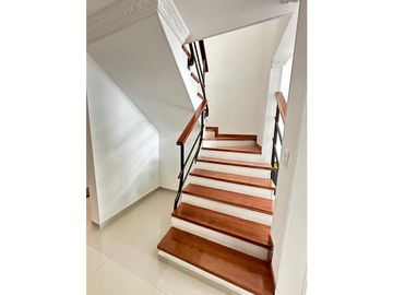 SE VENDE CASA EN AVENIDA CENTENARIO NORTE ¡PRECIO DE OPORTUNIDAD!