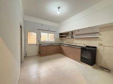 Casa PH en venta en Wilde Centro