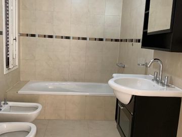 Casa PH en venta en Wilde Centro