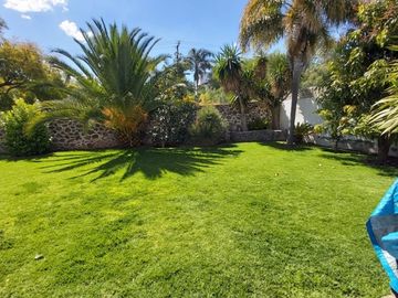 DISEÑO DE AUTOR, CASA EN VENTA EN VISTA REAL CON AMPLIO JARDIN, 4 RECÁMARAS, ACA