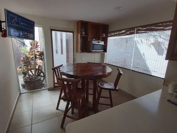DISEÑO DE AUTOR, CASA EN VENTA EN VISTA REAL CON AMPLIO JARDIN, 4 RECÁMARAS, ACA