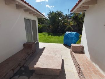 DISEÑO DE AUTOR, CASA EN VENTA EN VISTA REAL CON AMPLIO JARDIN, 4 RECÁMARAS, ACA