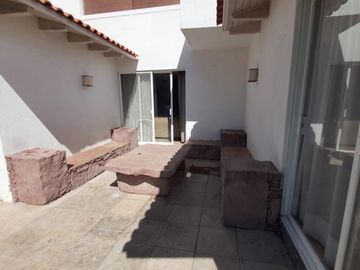 DISEÑO DE AUTOR, CASA EN VENTA EN VISTA REAL CON AMPLIO JARDIN, 4 RECÁMARAS, ACA