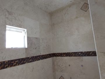 DISEÑO DE AUTOR, CASA EN VENTA EN VISTA REAL CON AMPLIO JARDIN, 4 RECÁMARAS, ACA