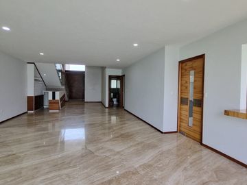 CASA DE LUJO EN VENTA EN CLUSTER 333 LOMAS DE ANGELOPOLIS! ACABADOS PREMIUM!