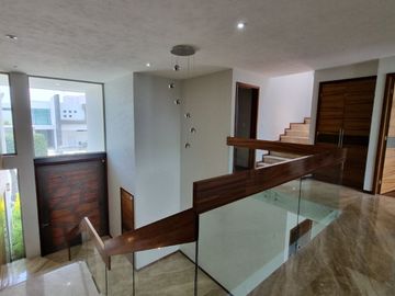 CASA DE LUJO EN VENTA EN CLUSTER 333 LOMAS DE ANGELOPOLIS! ACABADOS PREMIUM!