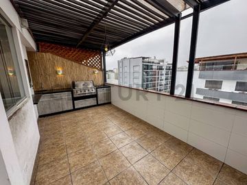 VENTA DE DEPARTAMENTO TRIPLEX 3 HABITACIONES EN TAMBO DE MONTERRICO, SURCO