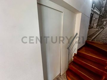 VENTA DE DEPARTAMENTO TRIPLEX 3 HABITACIONES EN TAMBO DE MONTERRICO, SURCO