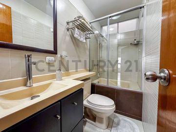 VENTA DE DEPARTAMENTO TRIPLEX 3 HABITACIONES EN TAMBO DE MONTERRICO, SURCO
