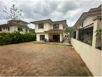 VENDO CASA PARA INVERSIONISTA EN CLAYTON, PH EMBASSY CLUB  (6)