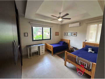 VENDO CASA PARA INVERSIONISTA EN CLAYTON, PH EMBASSY CLUB  (6)