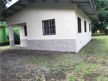 VENDO CASA DE DOS HABITACIONES EN BRISAS DEL RIO