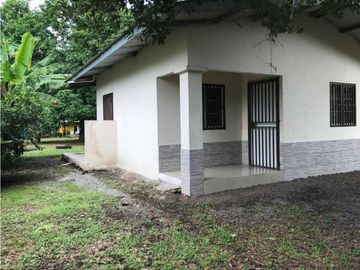 VENDO CASA DE DOS HABITACIONES EN BRISAS DEL RIO