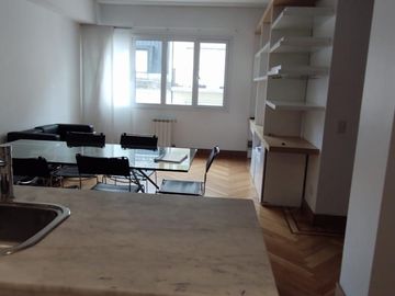 VENTA PISO DE 3 AMBIENTES CON PILETA EN RECOLETA