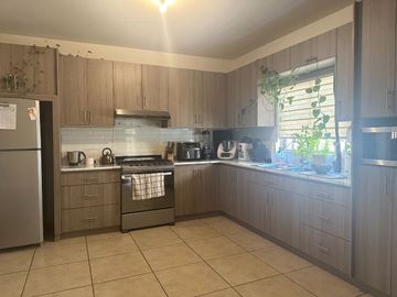 CASA EN VENTA EN FRACCIONAMIENTO REAL DE CASTILLA
