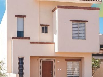 CASA EN VENTA EN FRACCIONAMIENTO REAL DE CASTILLA