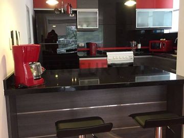 EXCELENTE  DEPARTAMENTO TRIPLEX A UNA CUADRA DEL PLAZA  CENTER DE LA MOLINA