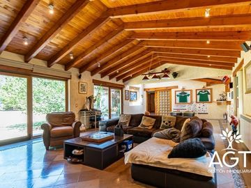 Casa en Venta en Metepec  con gran terreno