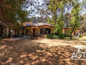 Casa en Venta en Metepec  con gran terreno
