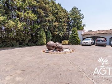 Casa en Venta en Metepec  con gran terreno