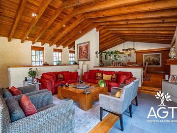 Casa en Venta en Metepec  con gran terreno