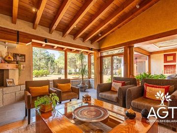 Casa en Venta en Metepec  con gran terreno