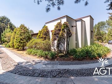 Casa en Venta en Metepec  con gran terreno