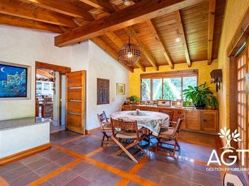 Casa en Venta en Metepec  con gran terreno