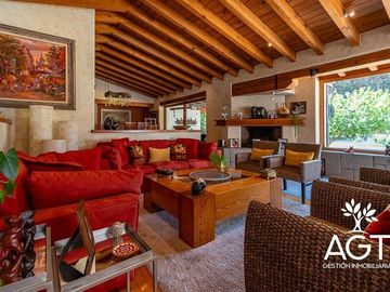 Casa en Venta en Metepec  con gran terreno