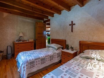 Casa en Venta en Metepec  con gran terreno