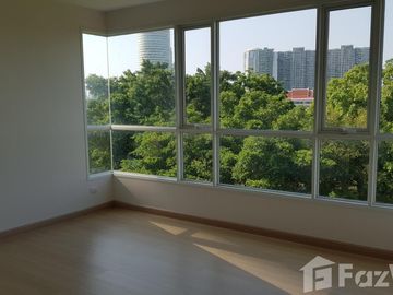 2 Bedroom Condo for sale at Supalai Riva Grande