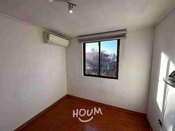 LINDA CASA CON AMPLIOS ESPACIOS