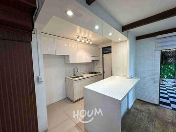 LINDA CASA CON AMPLIOS ESPACIOS