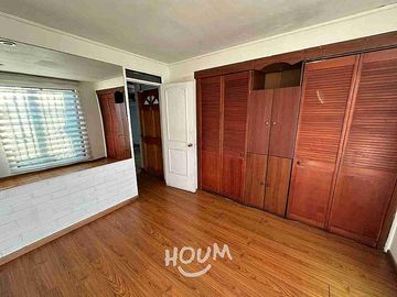 LINDA CASA CON AMPLIOS ESPACIOS