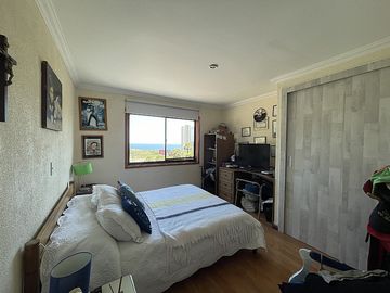 HERMOSA CASA REMODELADA CON VISTA AL MAR, CONCÓN