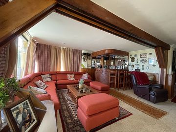 HERMOSA CASA REMODELADA CON VISTA AL MAR, CONCÓN
