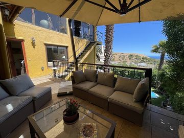 HERMOSA CASA REMODELADA CON VISTA AL MAR, CONCÓN